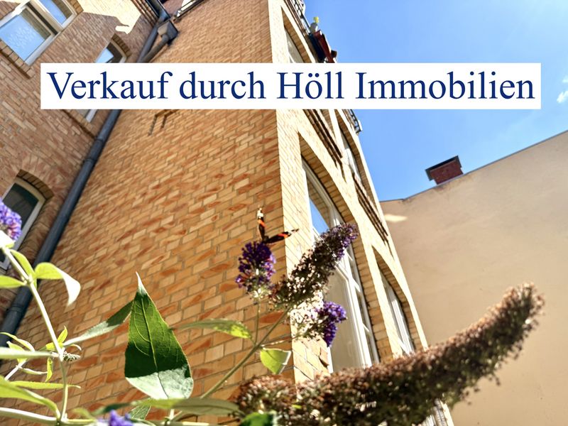 Altbaucharme auf zwei Ebenen – großzügige Maisonette mit sonniger Hofterrasse